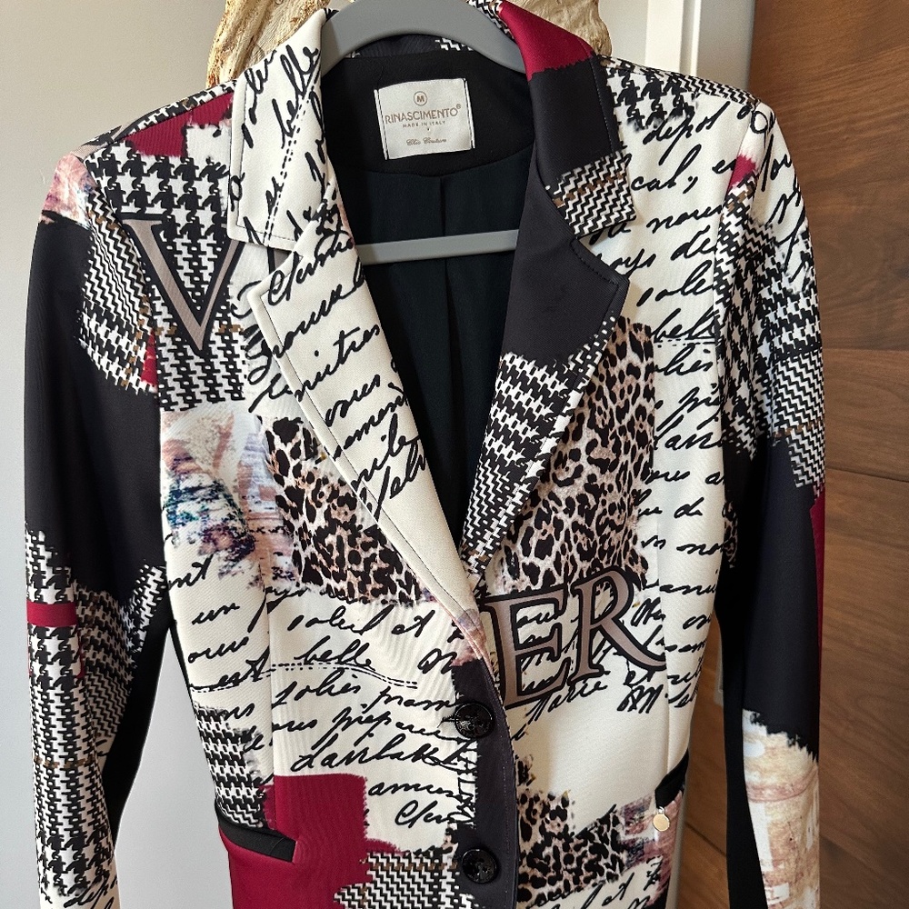 ITALIAN MADE BLAZER (M) SIZE 4-6